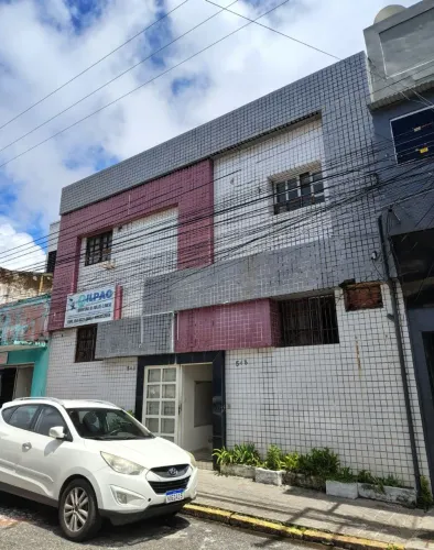 Imóvel comercial localizado no Centro da Cidade, vizinho à SME, com grande potencial.