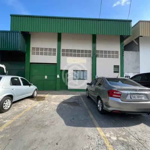 Galpão com 200 m² com AVCB/ Habite-se no bairro Aleixo - Manaus - AM