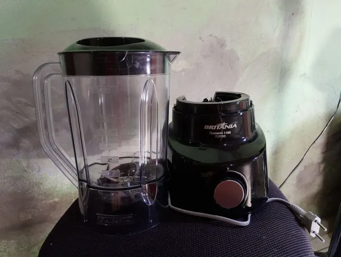 Liquidificador Britânia 127 voltz preto
