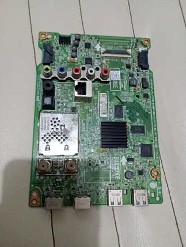 Placa central da TV LG modelo 49lh5700