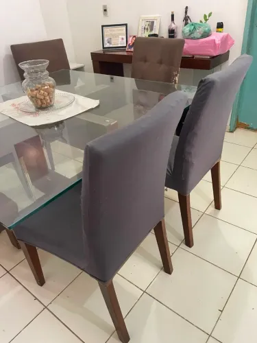 Mesa de jantar com 6 cadeiras