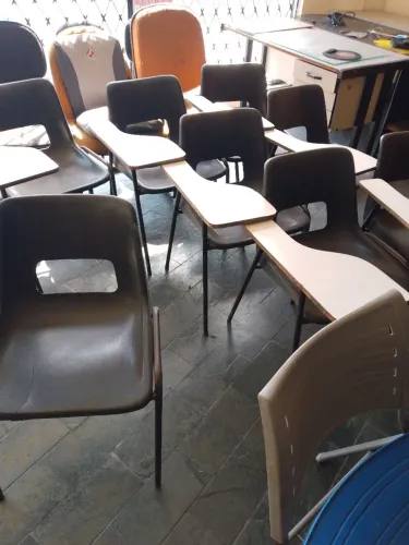Doa se cadeiras universitarias