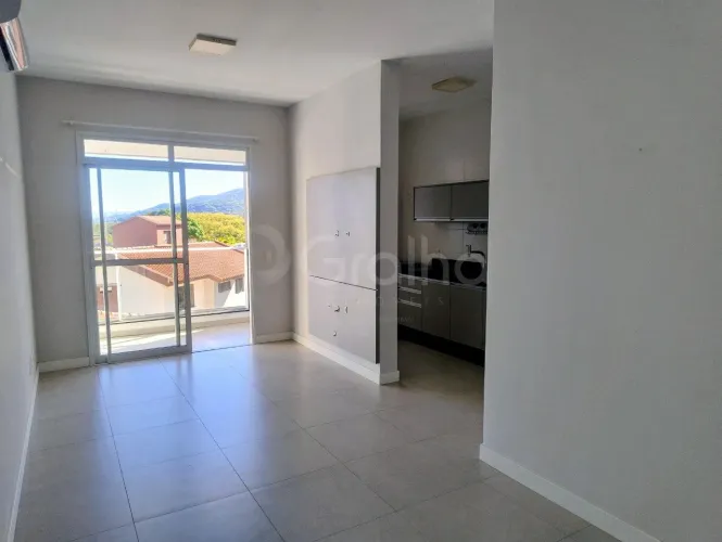 Apartamento de 70m² com 2 dormitórios no Campeche