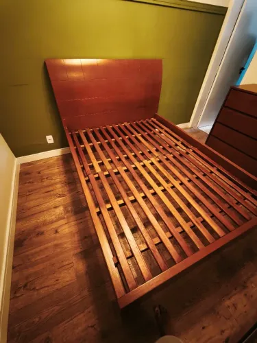 Cama mais cômoda de madeira 