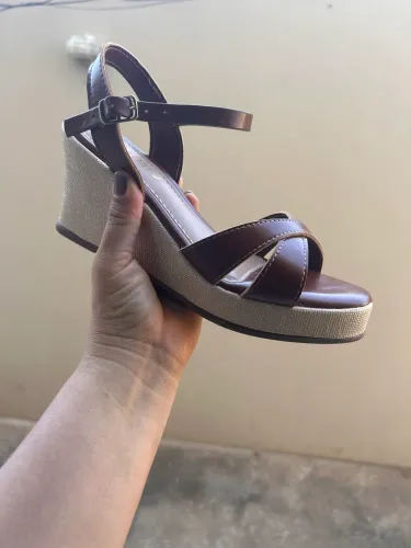 Sandália plataforma 36