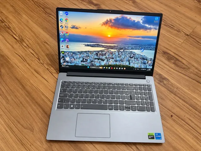 Notebook Gamer Lenovo LOQ Essential i5 12ª Geração RTX 3050 16GB 512GB SSD
