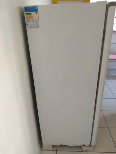 Venda geladeira esmaltec.