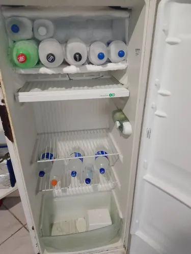 Geladeira Pequena