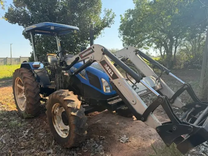 Trator New Holland TL-85 Ano 2015 Seminovo
