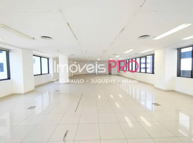 Brooklin, conjunto comercial na Berrini, 223m², 5 vagas