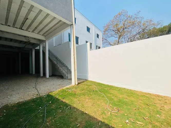 Casa Geminada 02 quartos 02 vagas de garagem no Bairro Vila Verde em Betim