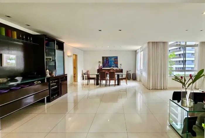 Apartamento com 4 Quartos á venda 220m² - Lourdes