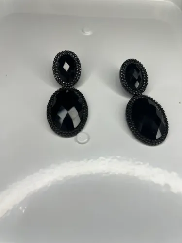 Brinco festa oval duplo com micro zircônia negra em banho de ródio negro