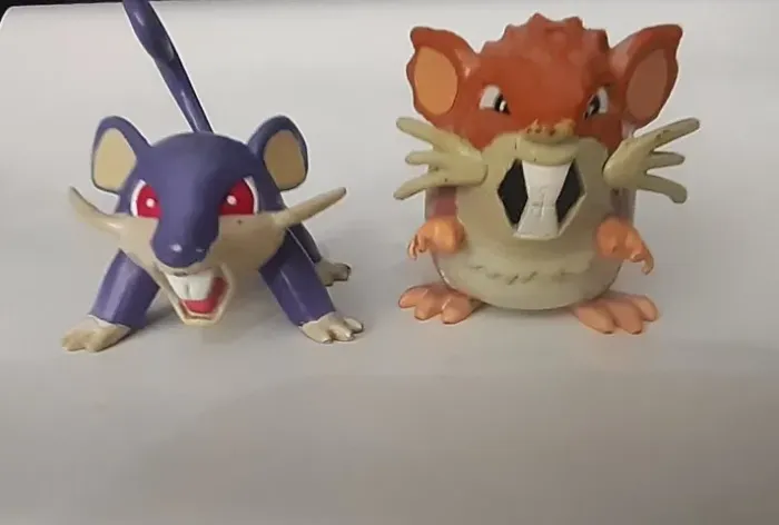 Pokemon Miniatura Tomy Ratatta e Raticate - 2 Peças