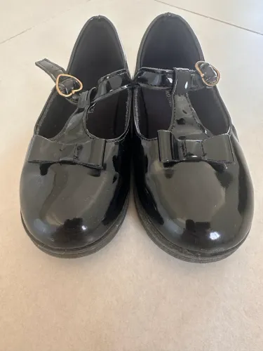 Vendo sapato boneca infantil pouco usado