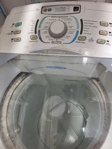 Máquina de lavar com defeito, vazando água!!