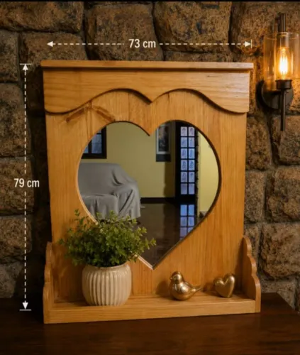 Espelho com linda moldura em madeira