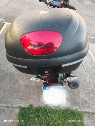 Baú givi 33 litros com suporte 