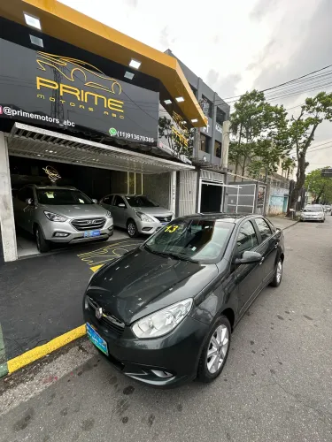 Fiat Grand Siena Tetrafuel 1.4 EVO F. Flex 8V 2013