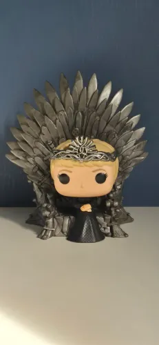 Funko Pop - Cersei Lannister no trono de ferro