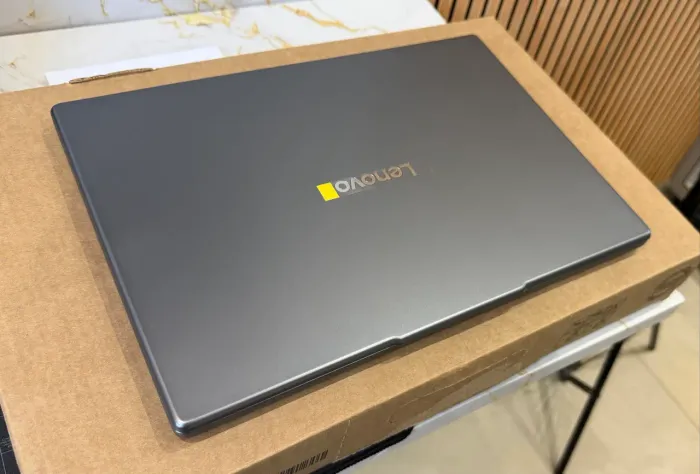 Notebook Lenovo i5 (Novo)