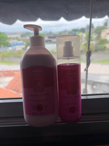 Combo body splash e Hidratante corporal cereja livre 