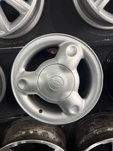 Roda aro 13 Corsa