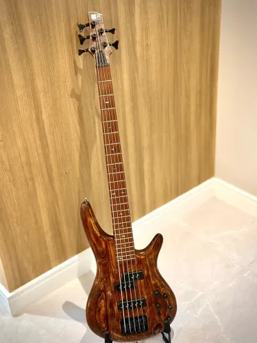 Baixo Ibanez SR655e