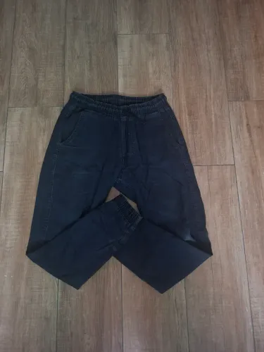Calça jeans preta