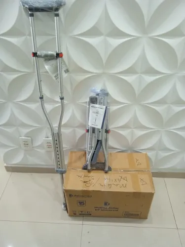 Muleta axilar D7 universal dellamed nova