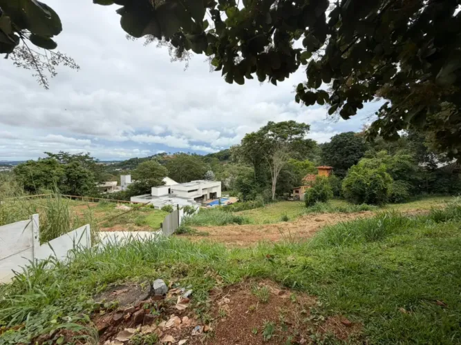 ALDEIA DO VALE | 1.735 M2 | NA PRIMEIRA ETAPA