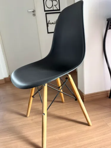 CADEIRAS MODELO EIFFEL