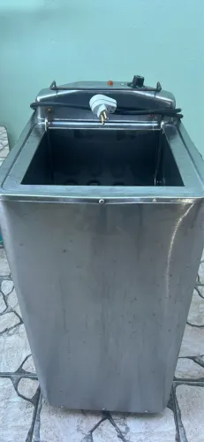 Vendo fritadeira industrial 22 litros