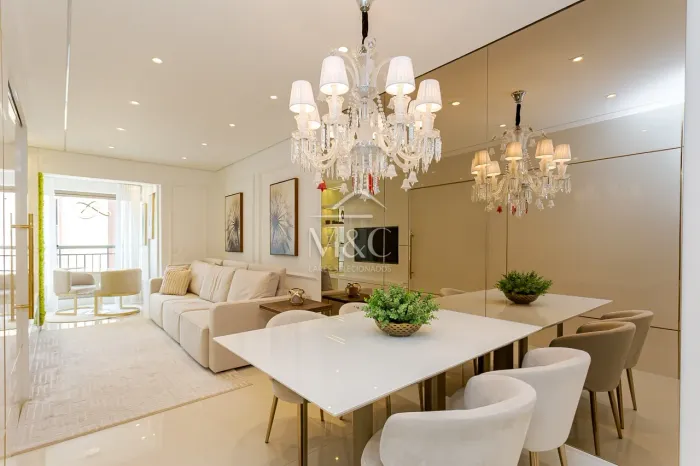 Exclusivo apartamento com 65 m², 2 quartos sendo 1 suíte no Batel.