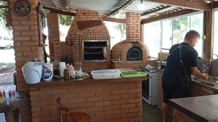 Vende-se ou troca por prédio comercial