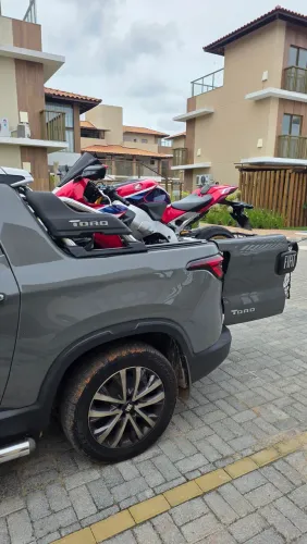 Extensor caçamba Motojack Fiat Toro com rampas.