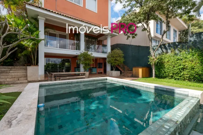 Casa com 583m² 06 dorm 4 suites a venda no Morumbi