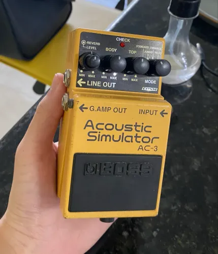 Pedal guitarra Boss Acoustic Simulator