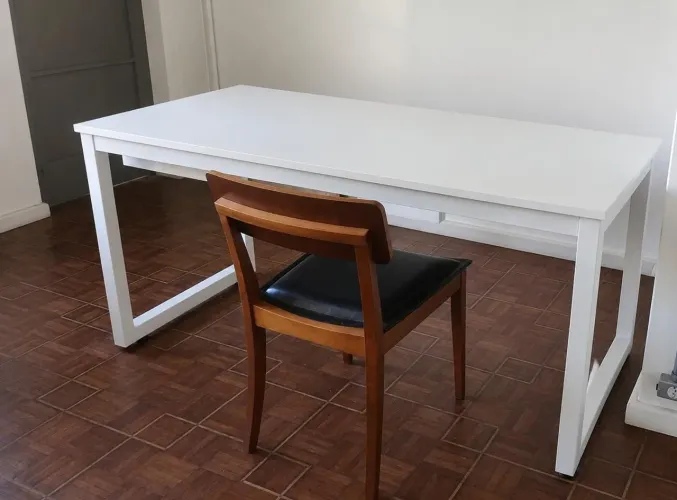 Mesa e móvel de escritório