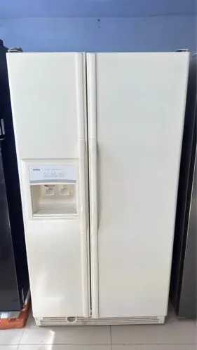 Geladeira Side by Side Kenmore com Dispenser de Água e Gelo