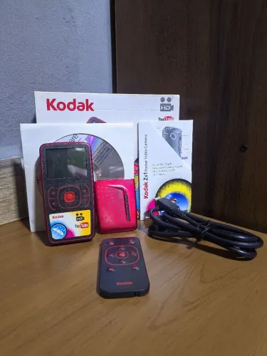 Filmadora Pocket Kodak Zx1 HD 720p 60fps Vermelha + Caixa e Controle Remoto