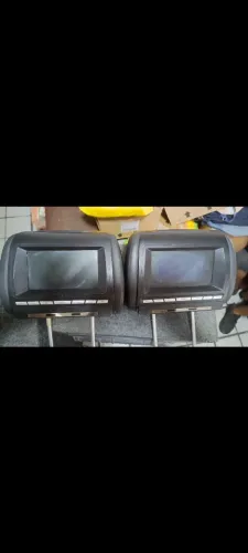 Encosto para banco de carro  com  par de Tela LCD 7 polegadas preto