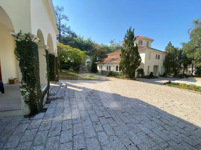 Casarão para locação em terreno de 4.000m²
