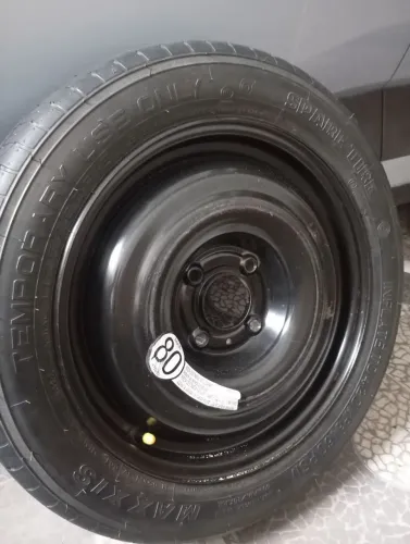 Pneu fino aro 15