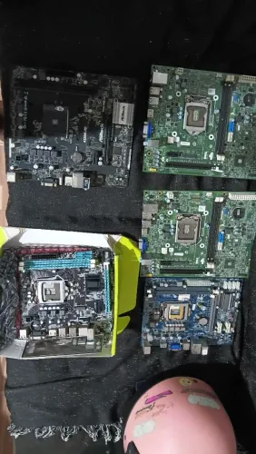 5 placas de PC com defeito