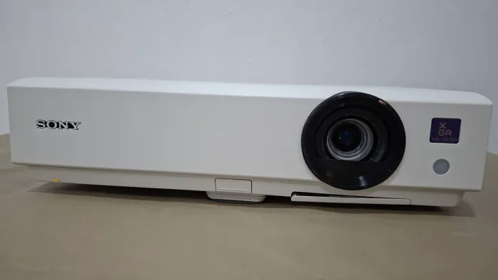 Data-show Sony semi novo