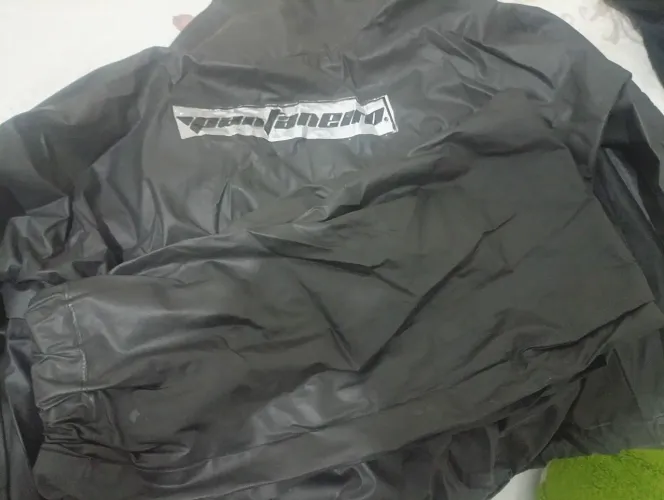 Vendo capa de chuva de moto