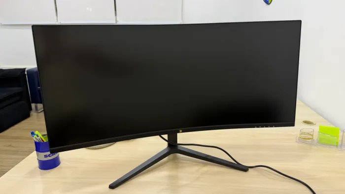 Monitor KBM 34? Ultrawide QHD 180HZ