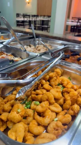 Restaurante no Centro contrata Auxiliar de Cozinha