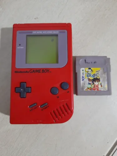 Game boy DMG (tijolão) + jogo (detalhe na tela)